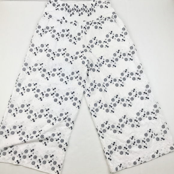 Coco + Jaimeson Palazzo White & Black Pants - Picture 7 of 8